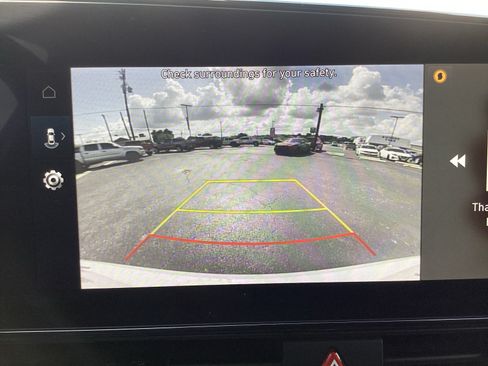 Used 2025 Hyundai Elantra SEL FWD image 20