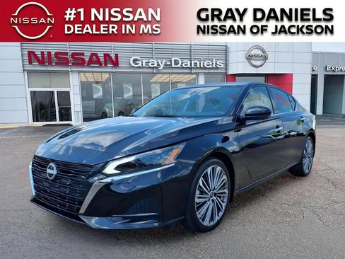 Certified 2025 Nissan Altima 2.5 SL FWD image 4