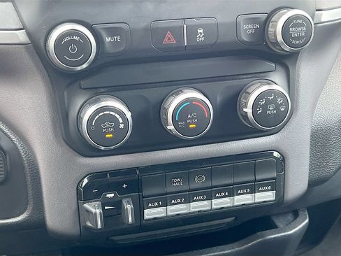 Used 2022 RAM 2500 Big Horn w/ Snow Chief Group AWD/4WD image 15