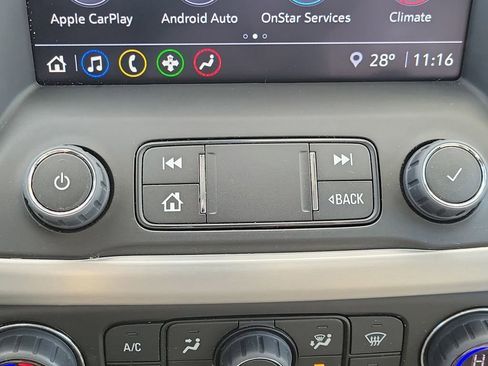 Used 2023 GMC Acadia SLE w/ Driver Convenience Package image 30