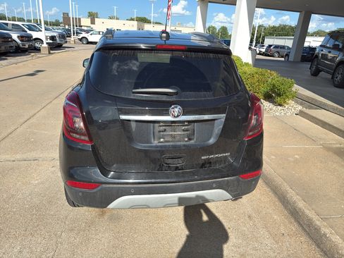 Used 2021 Buick Encore Preferred w/ Safety Package II FWD image 6