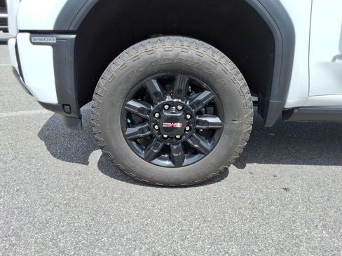Certified 2026 GMC Sierra 2500 AT4 w/ AT4 Premium Plus Package AWD/4WD image 9