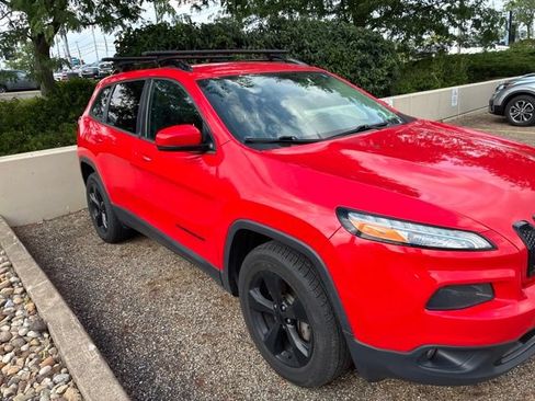 Used 2018 Jeep Cherokee Limited w/ High Altitude Package AWD/4WD image 3