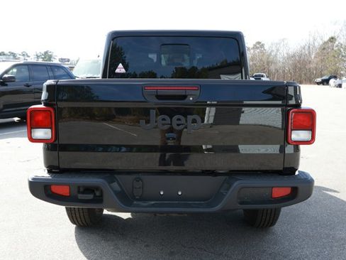 New 2026 Jeep Gladiator Sport image 7