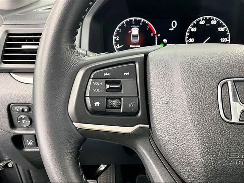 Used 2025 Honda Ridgeline RTL image 19