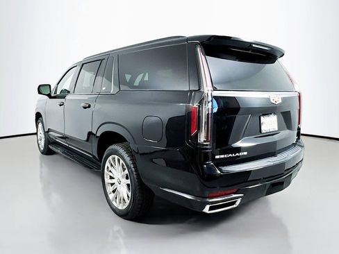 Used 2022 Cadillac Escalade ESV Premium Luxury AWD/4WD image 6