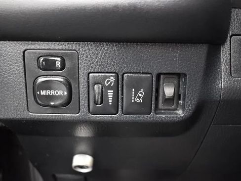 Used 2017 Toyota RAV4 XLE AWD/4WD image 22