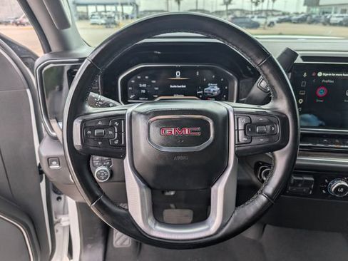 Used 2025 GMC Sierra 1500 SLT image 10