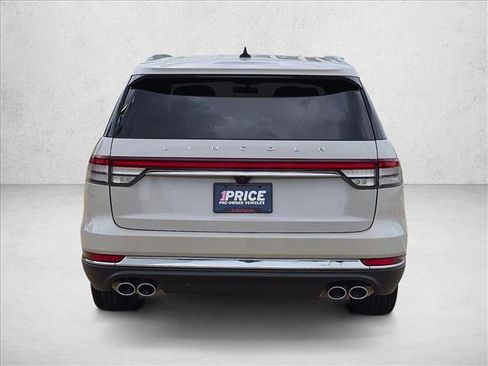 Used 2024 Lincoln Aviator 2WD w/ Premium Package image 7
