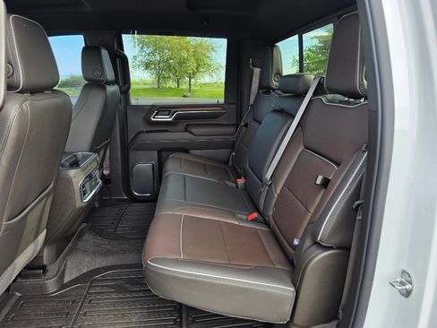 Used 2024 GMC Sierra 3500 Denali w/ Technology Package AWD/4WD image 25