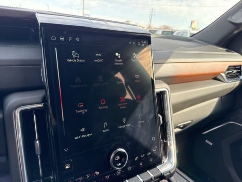 Used 2025 GMC Yukon XL Denali AWD/4WD image 39