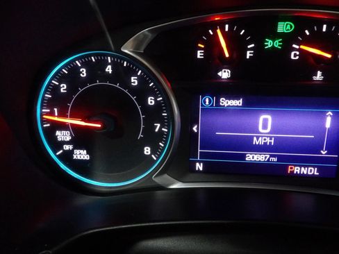 Used 2021 Chevrolet Equinox LT FWD image 18