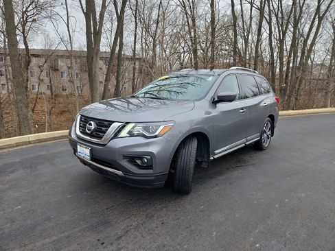 Used 2020 Nissan Pathfinder Platinum image 4