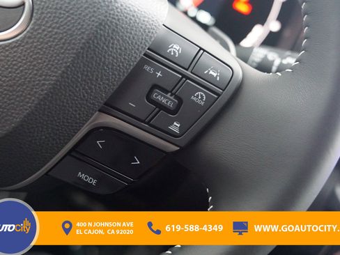 Used 2025 Toyota Camry SE w/ Convenience Package image 21