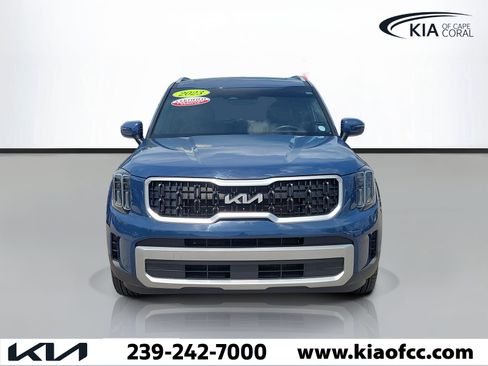 Certified 2023 Kia Telluride EX w/ EX Captain's Chair Package AWD/4WD image 2