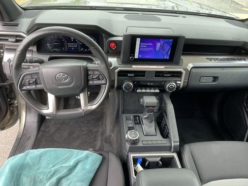 Certified 2025 Toyota Tacoma TRD Sport AWD/4WD image 15