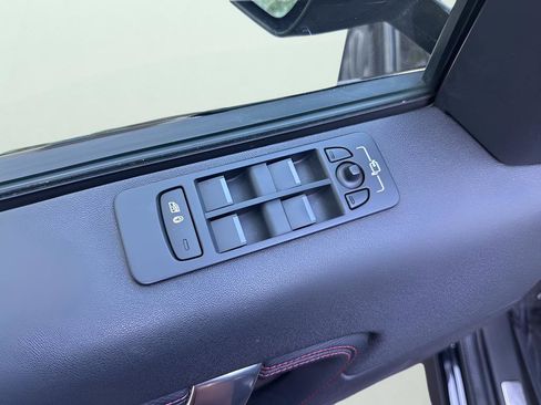 Used 2020 Land Rover Discovery Sport SE R-Dynamic image 57