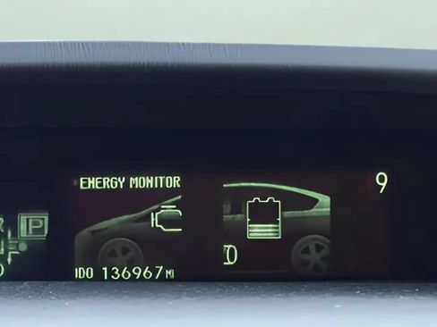 Used 2012 Toyota Prius Three w/ Solar Roof Pkg FWD image 23