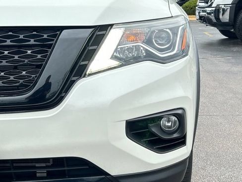 Used 2019 Nissan Pathfinder SL AWD/4WD image 3