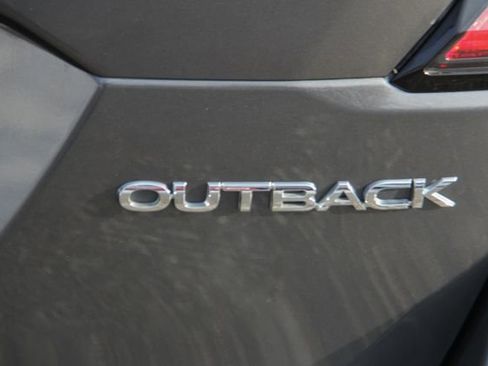 Used 2021 Subaru Outback Premium image 9