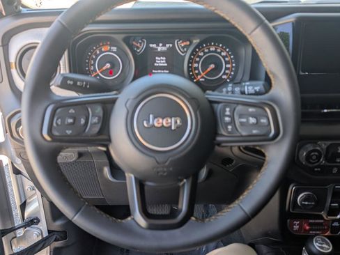Used 2024 Jeep Wrangler Unlimited Sport AWD/4WD image 11
