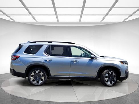 New 2026 Honda Pilot Elite image 2
