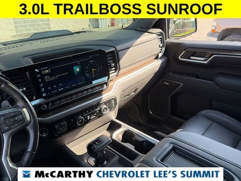 Used 2022 Chevrolet Silverado 1500 LT Trail Boss w/ LT Trail Boss Premium Package image 28