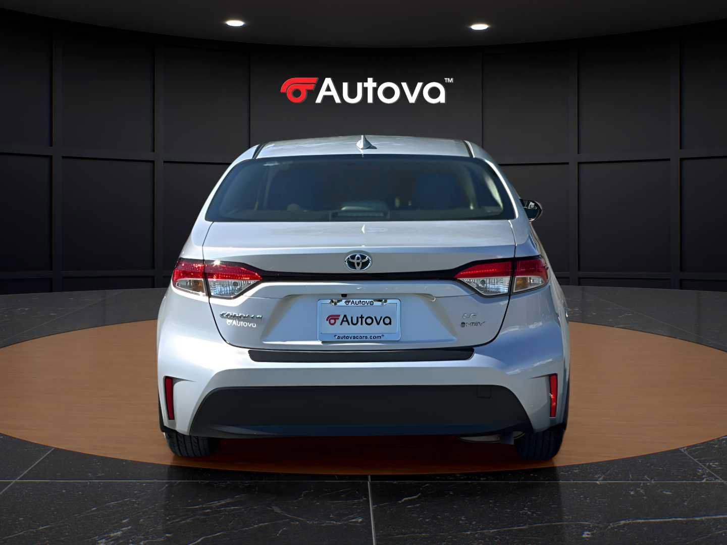 Used 2025 Toyota Corolla LE FWD image 4