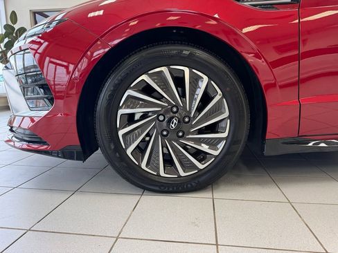 Used 2025 Hyundai Sonata Limited image 75