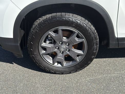 Used 2024 Honda Passport TrailSport image 9