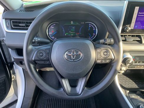 Used 2025 Toyota RAV4 XLE AWD/4WD image 26