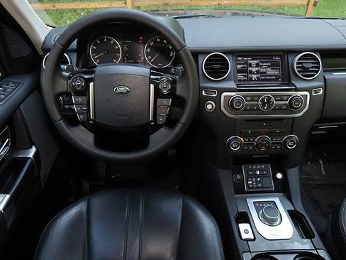Used 2015 Land Rover LR4 HSE image 9