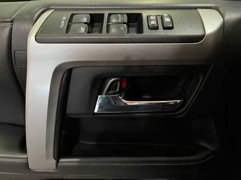 Certified 2019 Toyota 4Runner SR5 AWD/4WD image 15