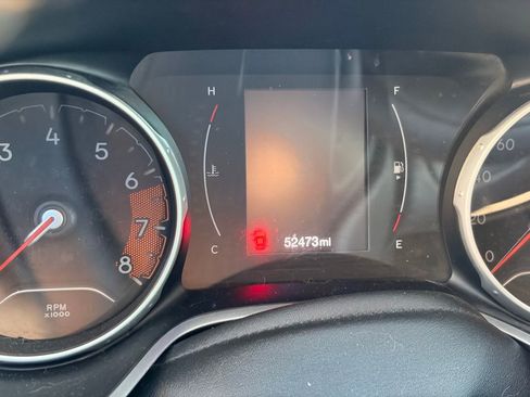 Used 2017 Jeep Compass Latitude FWD image 9