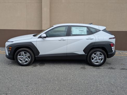 New 2026 Hyundai Kona SE image 9