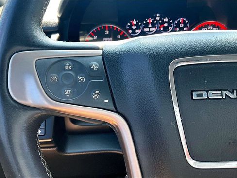 Used 2016 GMC Yukon XL Denali w/ Open Road Package RWD image 11