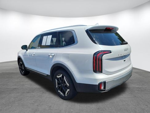 Used 2024 Kia Telluride EX w/ EX Captain's Chair Package FWD image 36