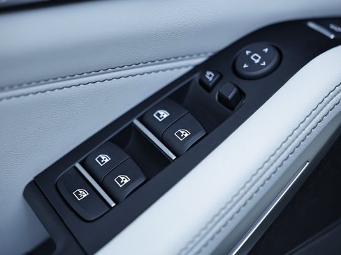 New 2026 BMW X5 xDrive40i w/ Climate Comfort Package image 18