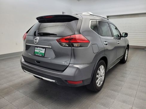 Used 2017 Nissan Rogue SV FWD image 9