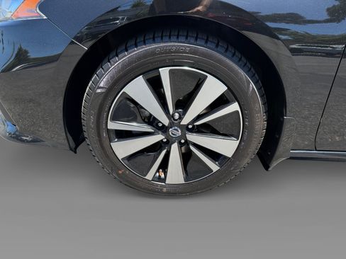 Used 2021 Nissan Altima 2.5 SV w/ SV Premium Package FWD image 9