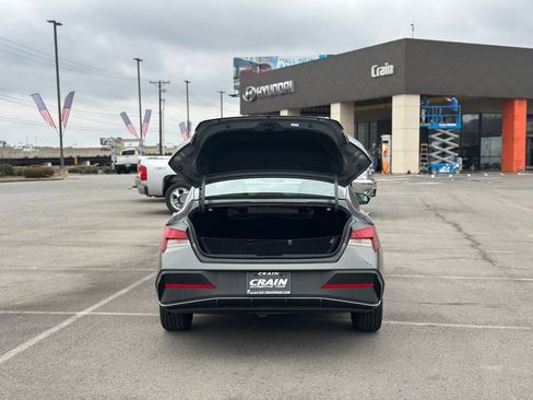 New 2026 Hyundai Elantra Sport image 7