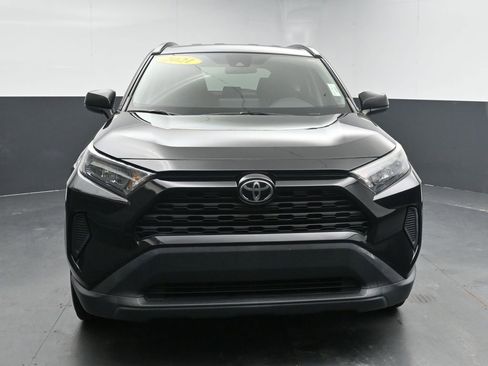 Used 2021 Toyota RAV4 LE image 3