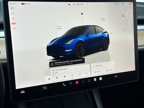 Used 2023 Tesla Model Y Performance AWD/4WD image 25