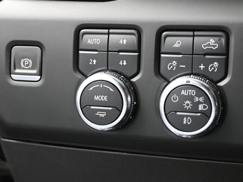 Used 2024 GMC Sierra 2500 AT4 w/ AT4 Premium Plus Package image 22