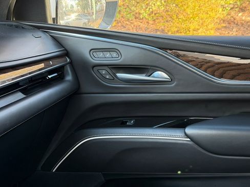 Used 2021 Cadillac Escalade Premium Luxury Platinum image 30