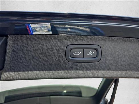 Used 2025 Volvo XC90 B6 Plus w/ Protection Package Premier image 13