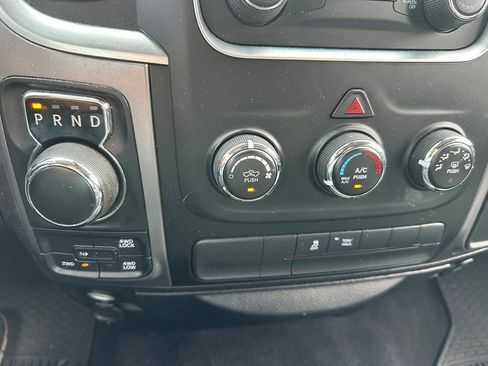 Used 2021 RAM 1500 Classic SLT AWD/4WD image 19
