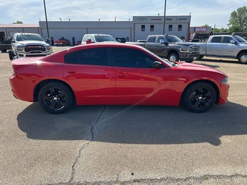 Used 2023 Dodge Charger SXT image 6