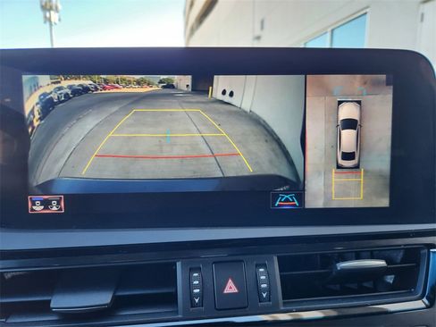 Used 2022 Lexus ES 300h Ultra Luxury image 17