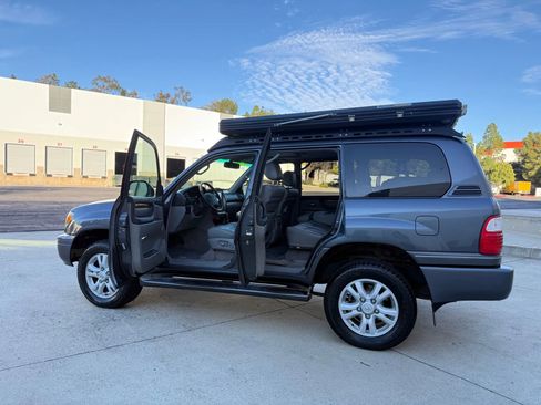 Used 2005 Lexus LX 470 4WD image 25